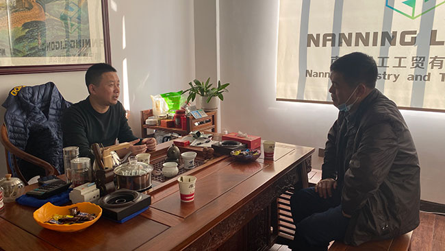 就企業(yè)轉(zhuǎn)型互聯(lián)網(wǎng)作了深入交流